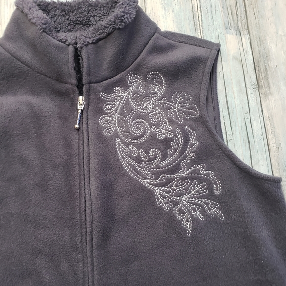 Croft & Barrow Gray Vest! - Picture 4 of 12